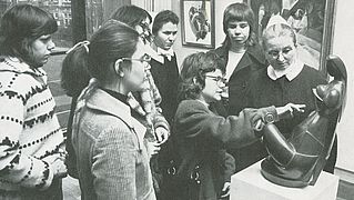 Frauen mit Epilepsie bei Besuch der Kunsthalle, 1975