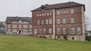 Noch freistehend: Haus Jaffa am Saronweg 18 in Bielefeld-Bethel. Direkt daneben entsteht jetzt ein Neubau.