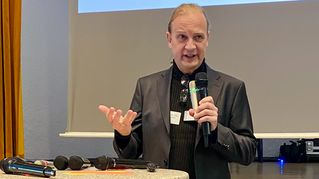 Univ.-Prof. Dr. Dr. Udo Dannlowski bei seinem Vortrag im Assapheum in Bethel