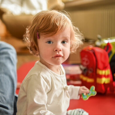 Mädchen spielt im Evangelischen Klinikum Bethel