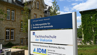 Ev. Bildungsstätte für Diakonie und Gemeinde - Berufsbegleitende Aufbauausbildung zum Diakon / zur Diakonin in Bielefeld