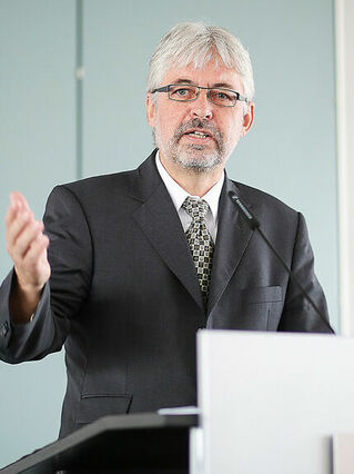 Prof. Dr. Traugott Jähnichen von der Ruhr-Universität Bochum hat den Beirat für das Forschungsprojekt geleitet.