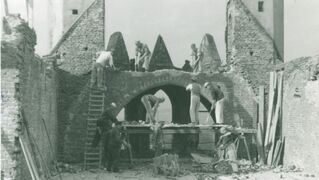 Bricklayers rebuilding the Sarepta motherhouse