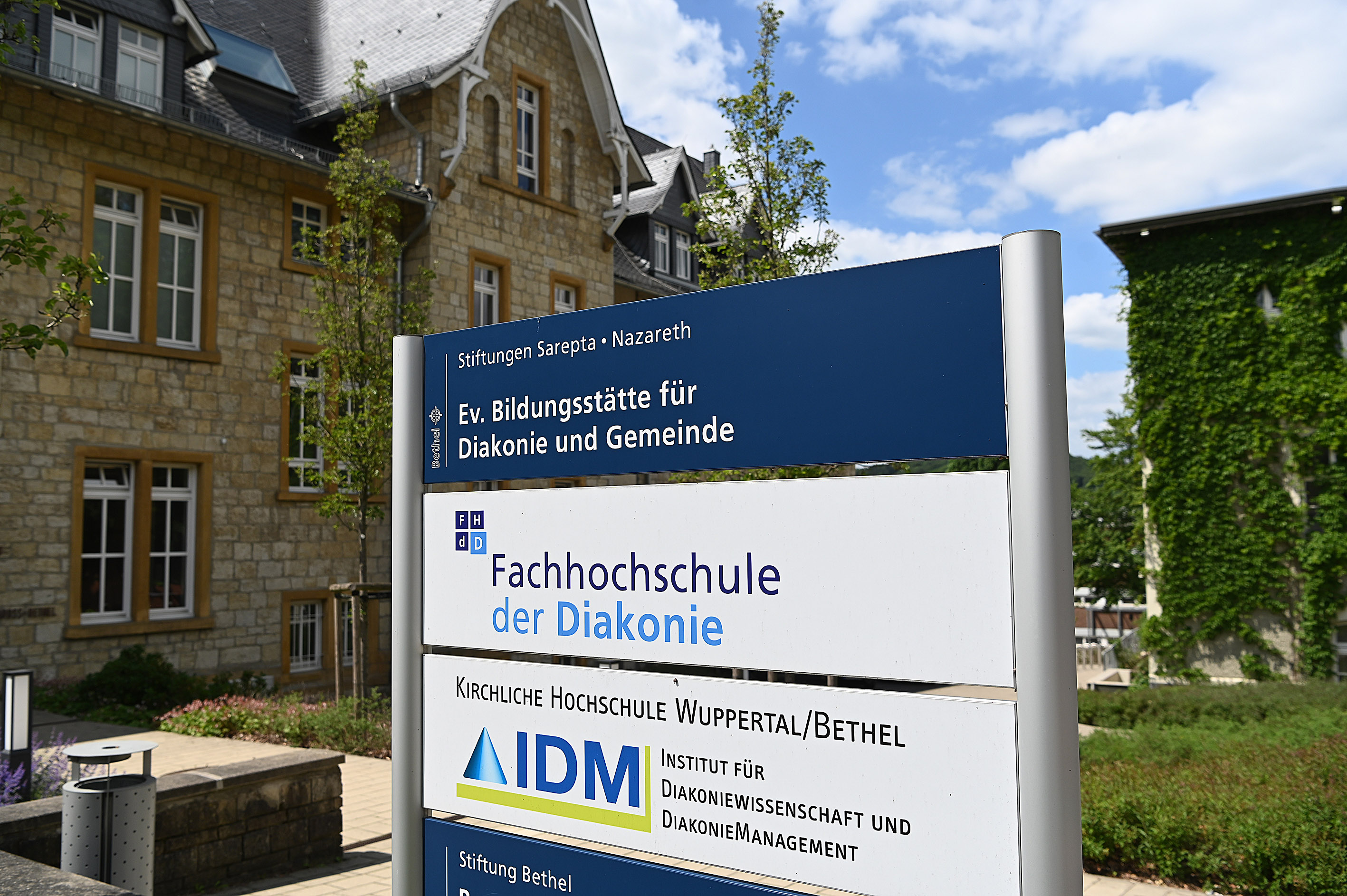 Ev. Bildungsstätte für Diakonie und Gemeinde - Berufsbegleitende Aufbauausbildung zum Diakon / zur Diakonin in Bielefeld